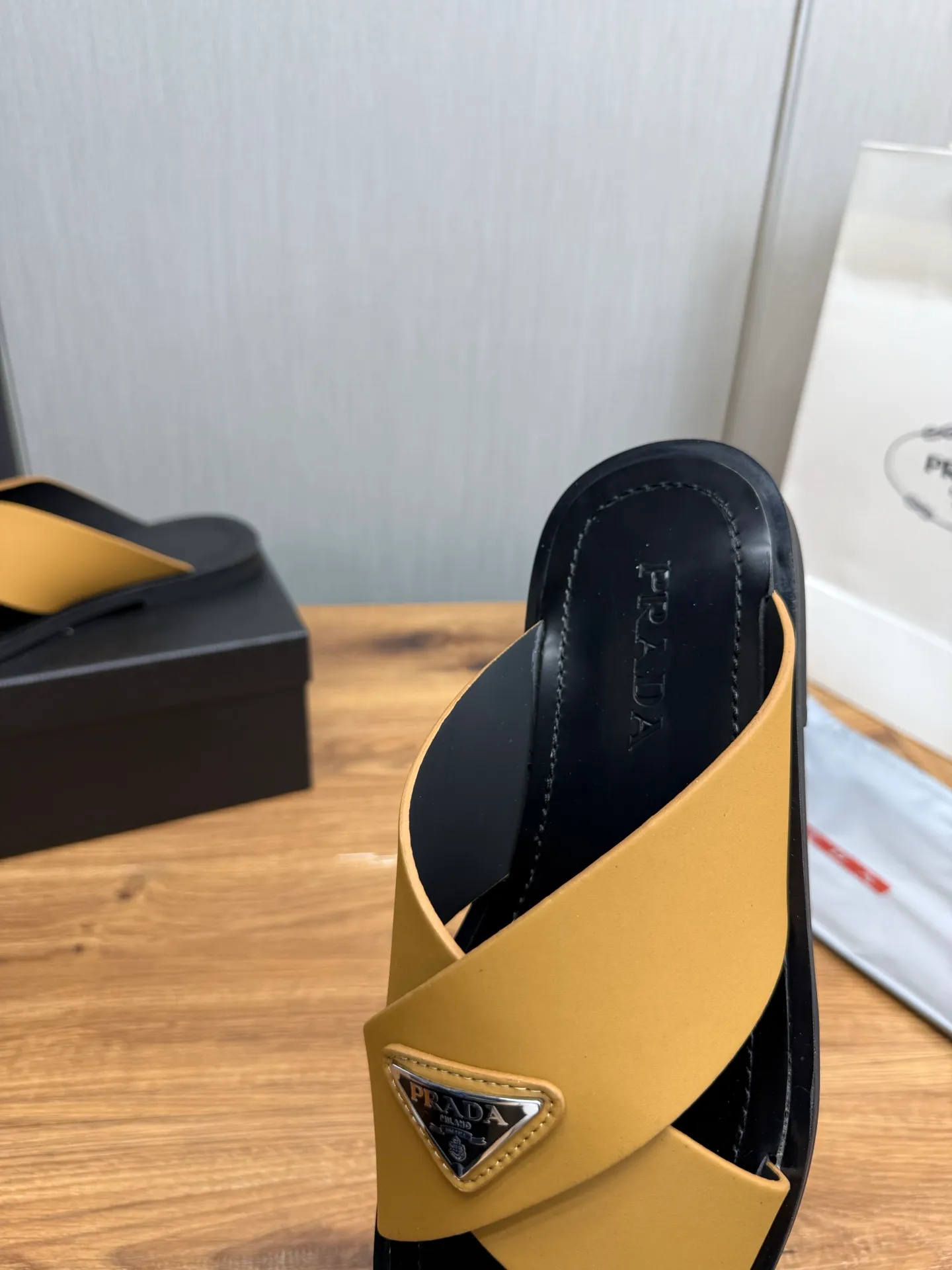 Factory price 340💰 ＰＲＡＤＡPrada - popular men's slippers hot sale 🔥 🩴Official website one to one production 38-45 sizes 45 46 🉑️Customized!